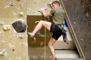 Book klatrevæggen hos DGI-Huset i Aarhus